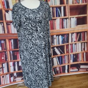 LuLaRoe Carly Dress 3XL - Gorgeous Black/White Pattern - NWT